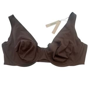 SKIMS Fits Everybody High Apex Bra Cocoa 42DD Wireless Smooth NWT